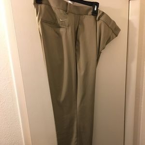 Nike Golf - Standard Fit - Dri Fit - Khaki